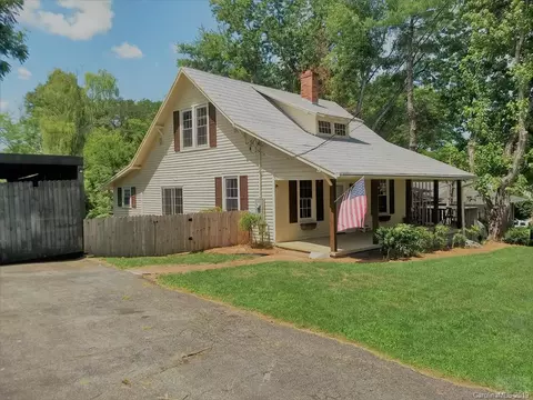 209 Walker St, Morganton, NC 28655 photo 1