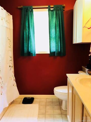 202 Latimer Ln, Morganton, NC 28655 photo 9
