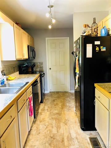 202 Latimer Ln, Morganton, NC 28655 photo 5
