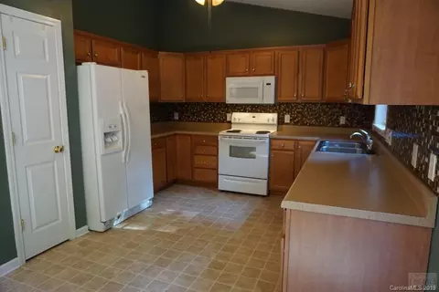 122 Doe Run Ct, Morganton, NC 28655 photo 13