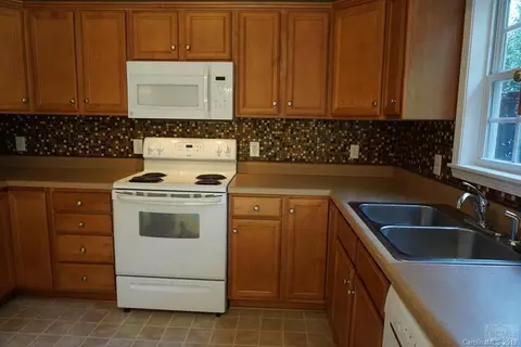 122 Doe Run Ct, Morganton, NC 28655 photo 12