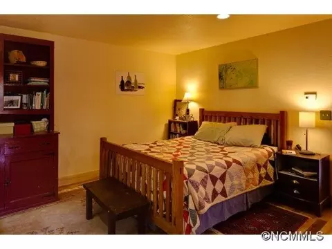 101 Log Gap Rd, Fairview, NC 28730 photo 13