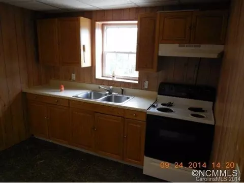 110 Ab Mills Ave, Brevard, NC 28712 photo 4