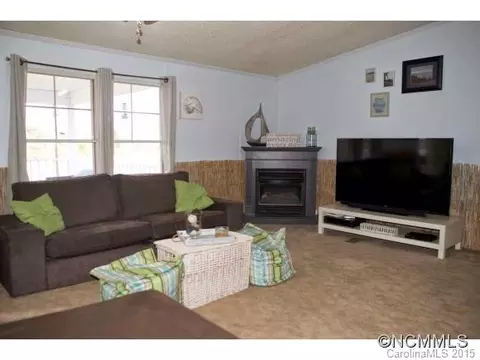 1522 Jackson Loop Rd, Flat Rock, NC 28731 photo 6