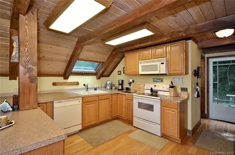 138 Misty View Dr, Clyde, NC 28721 photo 5