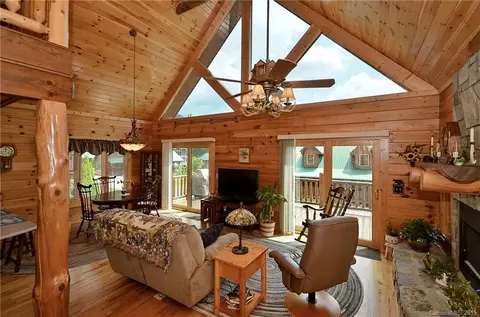 284 Panoramic Loop, Maggie Valley, NC 28751 photo 7
