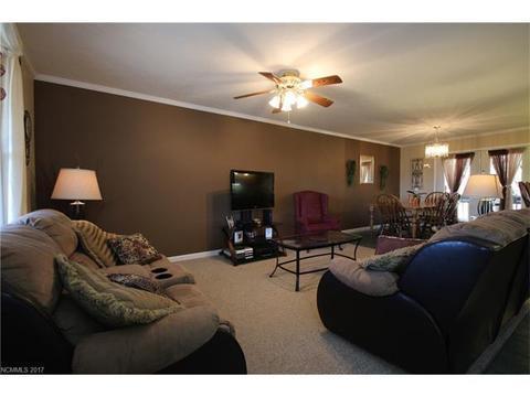 200 Crestview Dr, Brevard, NC 28712 photo 5