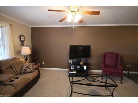200 Crestview Dr, Brevard, NC 28712 photo 6