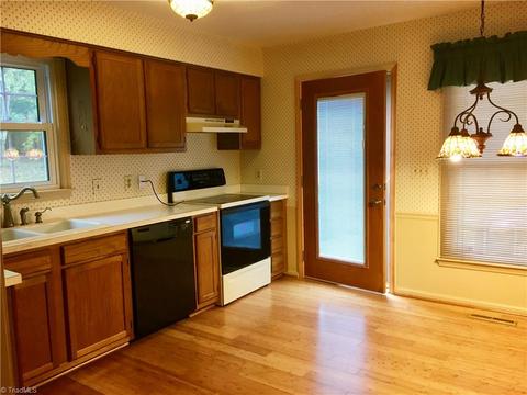 111 Oak Pointe Dr, King, NC 27021 photo 10