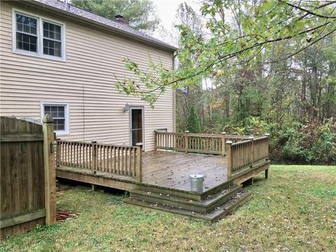 111 Oak Pointe Dr, King, NC 27021 photo 4
