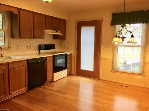 111 Oak Pointe Dr, King, NC 27021 photo 7