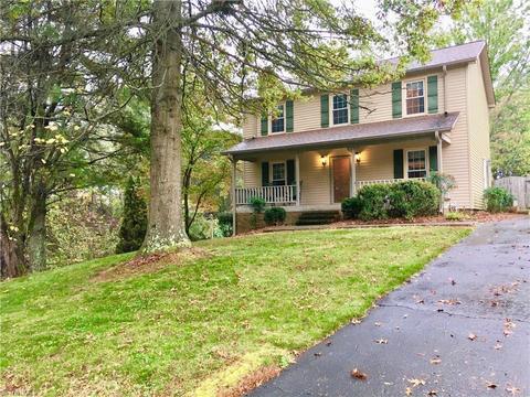 111 Oak Pointe Dr, King, NC 27021 photo 1