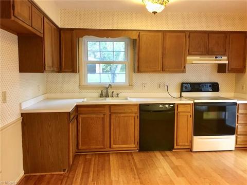 111 Oak Pointe Dr, King, NC 27021 photo 8