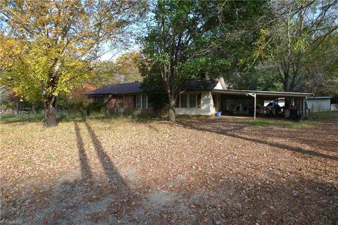 171 Hardy Rd, Harmony, NC 28634 photo 2