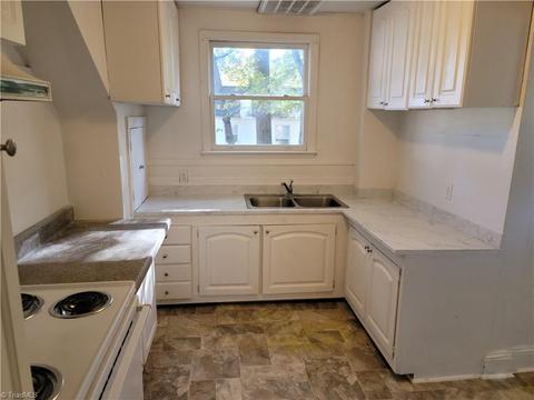913 Forrest St, High Point, NC 27262 photo 5