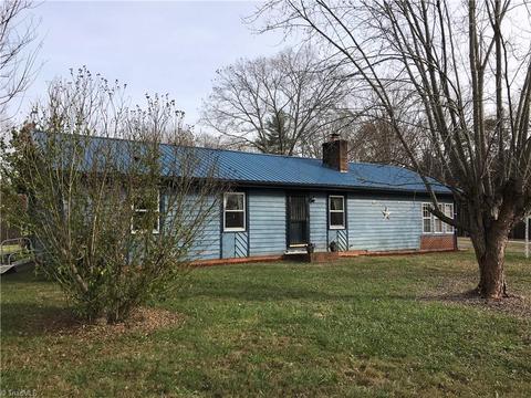 1055 Eve Rd, Pilot Mountain, NC 27041 photo 2