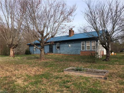 1055 Eve Rd, Pilot Mountain, NC 27041 photo 1