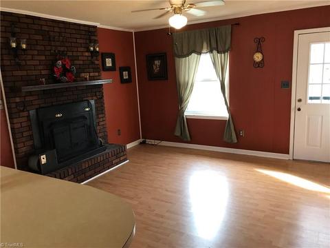 1055 Eve Rd, Pilot Mountain, NC 27041 photo 12