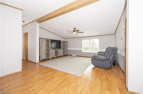 1204 Sawbriar Rd, Pinnacle, NC 27043 photo 8