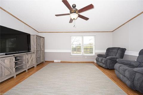1204 Sawbriar Rd, Pinnacle, NC 27043 photo 9