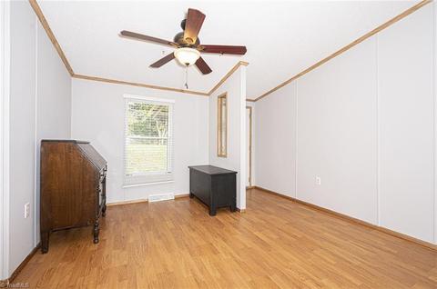 1204 Sawbriar Rd, Pinnacle, NC 27043 photo 11