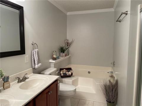 1013 Cantering Rd, High Point, NC 27262 photo 7