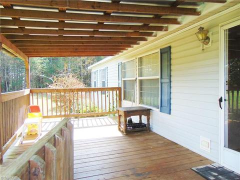10690 Haystack Rd, Thurmond, NC 28683 photo 5