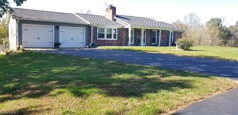 2452 Collinstown, Stuart, VA 24171 photo 2