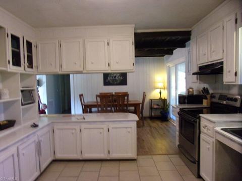 236 Forest Hill Dr, Denton, NC 27239 photo 2