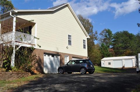 915 Corner Rd, Pinnacle, NC 27043 photo 25