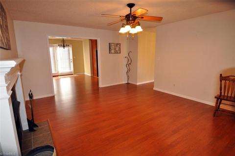 915 Corner Rd, Pinnacle, NC 27043 photo 14