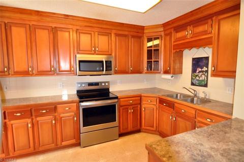 915 Corner Rd, Pinnacle, NC 27043 photo 4