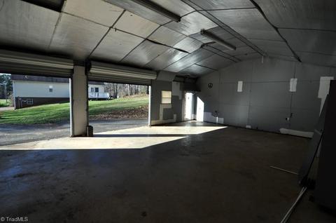 915 Corner Rd, Pinnacle, NC 27043 photo 29