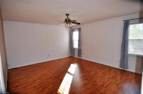 915 Corner Rd, Pinnacle, NC 27043 photo 13