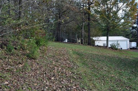 915 Corner Rd, Pinnacle, NC 27043 photo 7