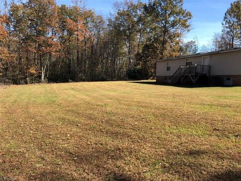 200 Abbott Ln, Lowgap, NC 27024 photo 10