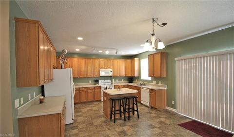 1128 Hampton Park Dr, High Point, NC 27265 photo 8