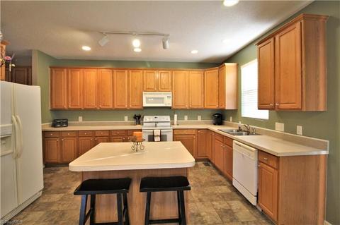 1128 Hampton Park Dr, High Point, NC 27265 photo 5