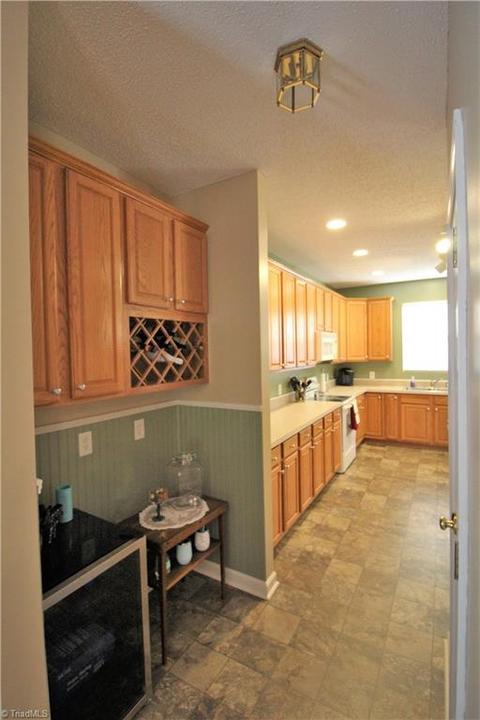 1128 Hampton Park Dr, High Point, NC 27265 photo 9