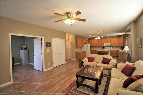 1128 Hampton Park Dr, High Point, NC 27265 photo 14