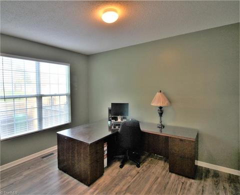 1128 Hampton Park Dr, High Point, NC 27265 photo 15