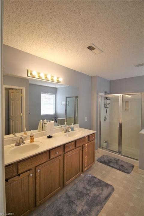 1128 Hampton Park Dr, High Point, NC 27265 photo 22