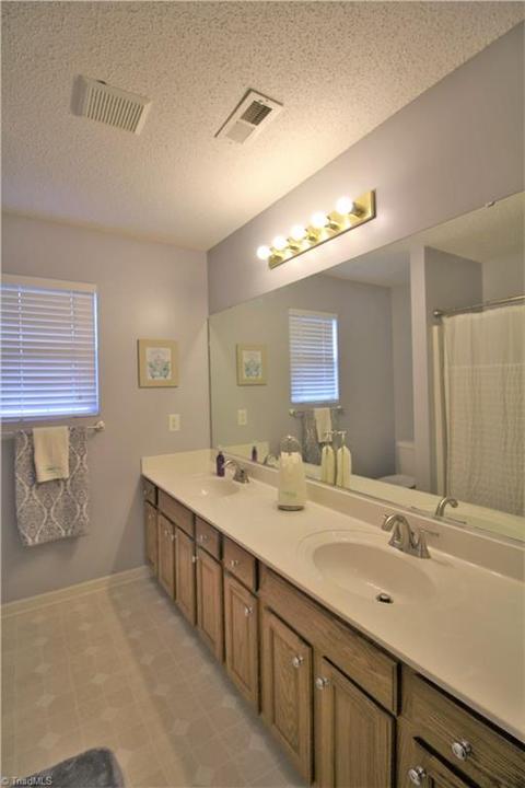 1128 Hampton Park Dr, High Point, NC 27265 photo 32