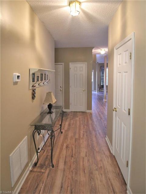 1128 Hampton Park Dr, High Point, NC 27265 photo 17