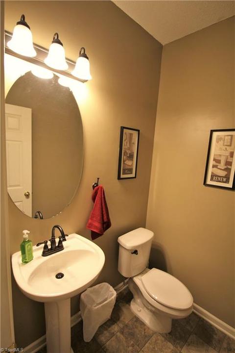 1128 Hampton Park Dr, High Point, NC 27265 photo 16