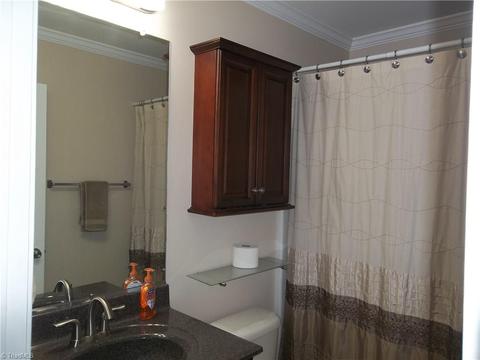 643 Chas Ct, High Point, NC 27265 photo 3