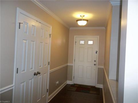 643 Chas Ct, High Point, NC 27265 photo 2