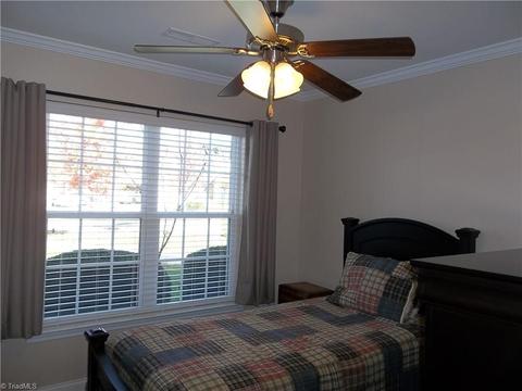 643 Chas Ct, High Point, NC 27265 photo 4