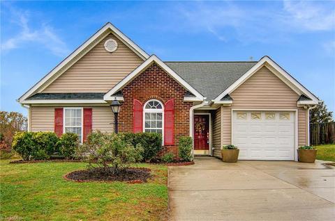 1024 Tesh Ct, High Point, NC 27265 photo 1
