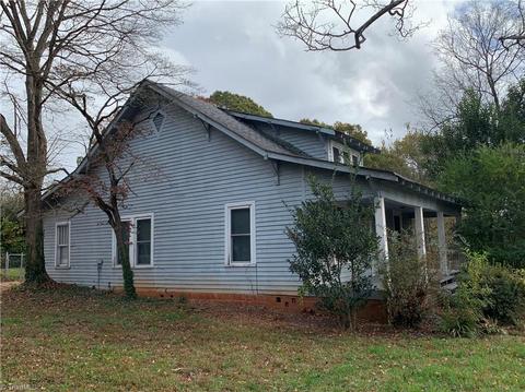 170 N Bingham St, Denton, NC 27239 photo 2